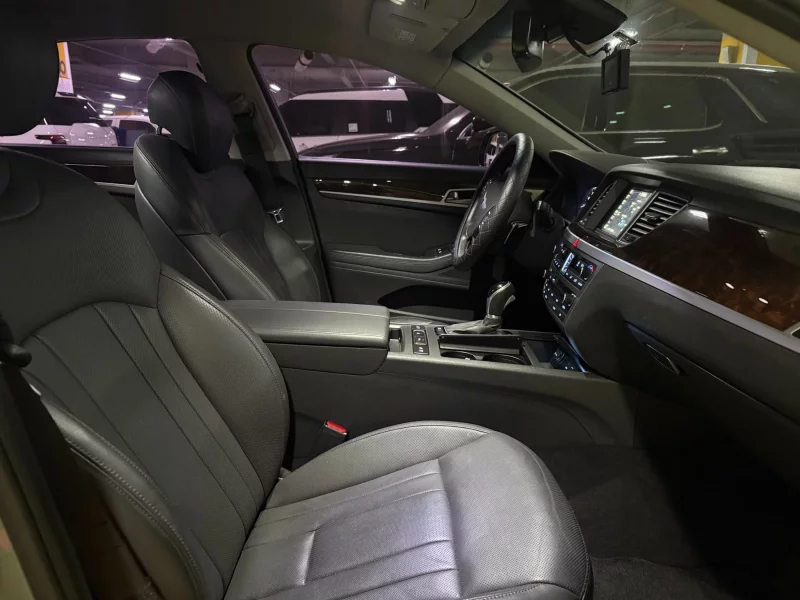 Hyundai Genesis
