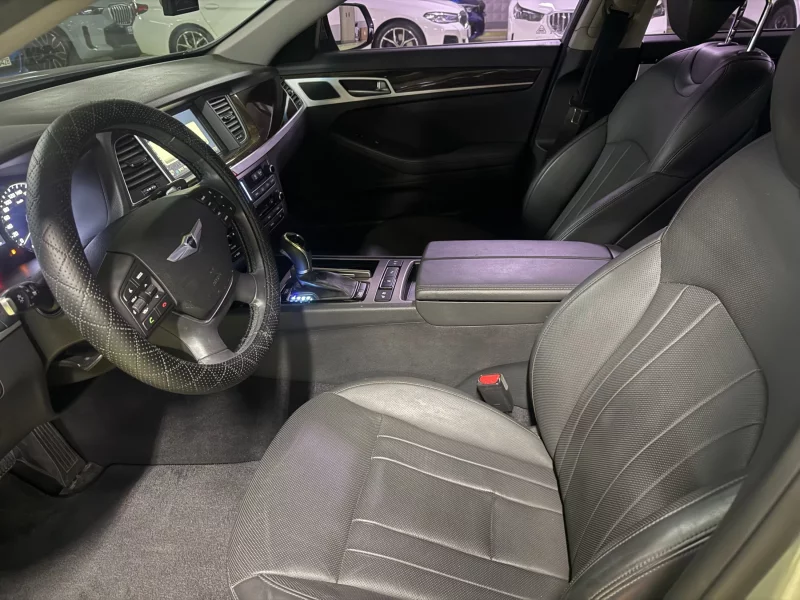 Hyundai Genesis
