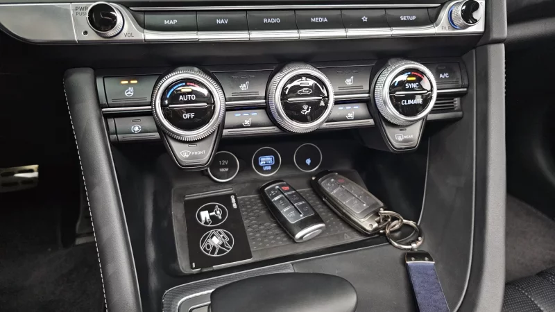 Genesis G70