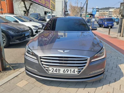 Hyundai Genesis