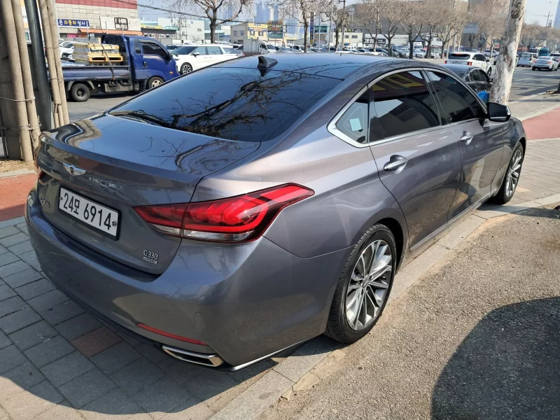 Hyundai Genesis