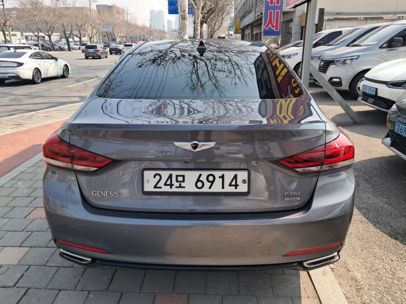 Hyundai Genesis