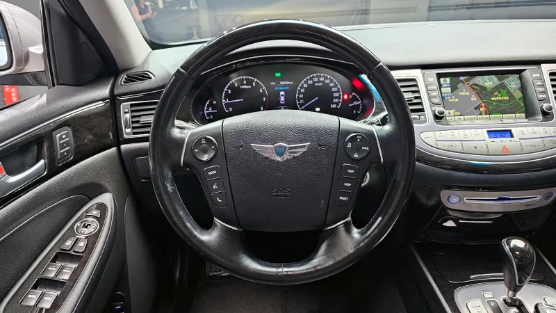 Hyundai Genesis
