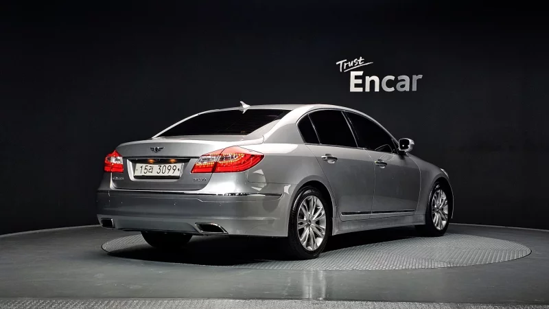 Hyundai Genesis