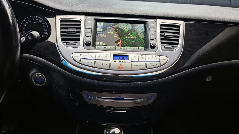 Hyundai Genesis