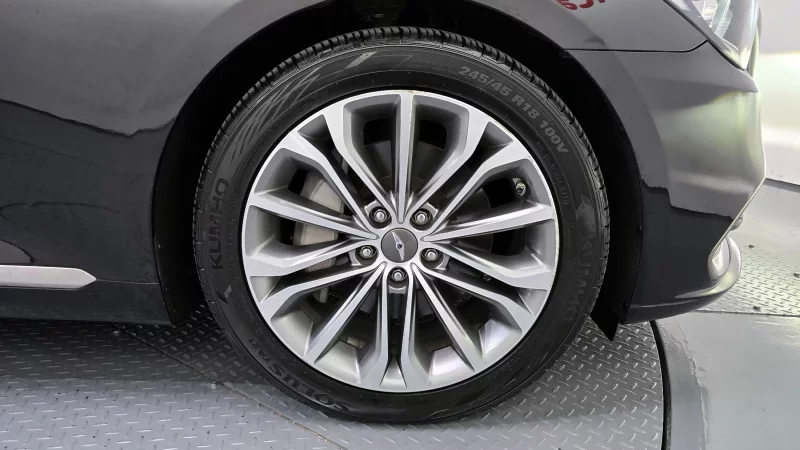 Hyundai Genesis