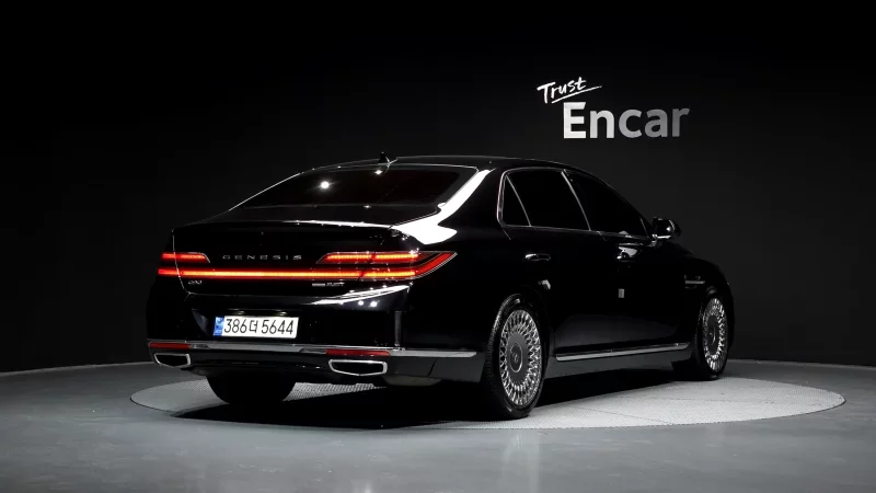 Genesis G90