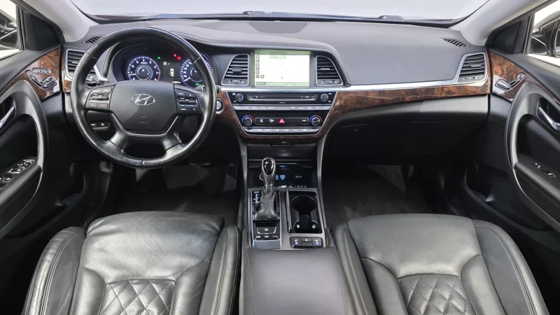 Hyundai Aslan