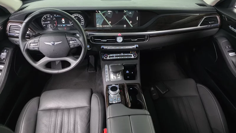 Genesis G90