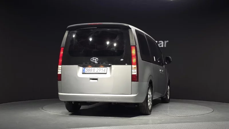 Hyundai Staria