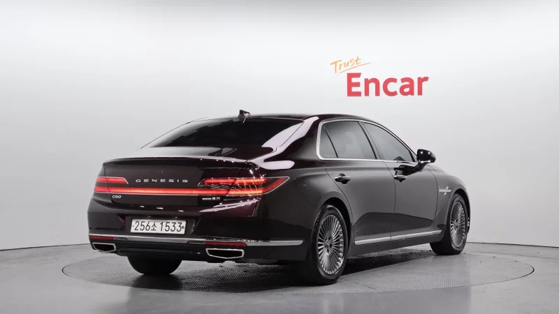 Genesis G90