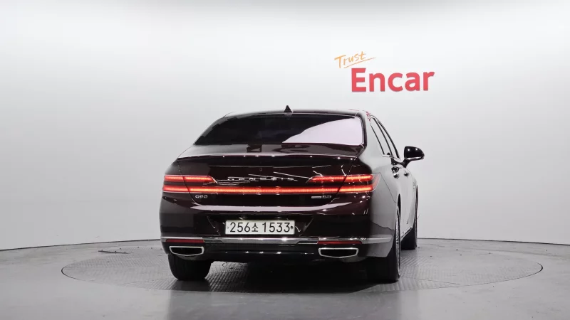 Genesis G90