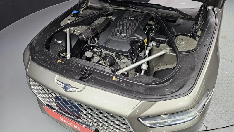 Genesis G90