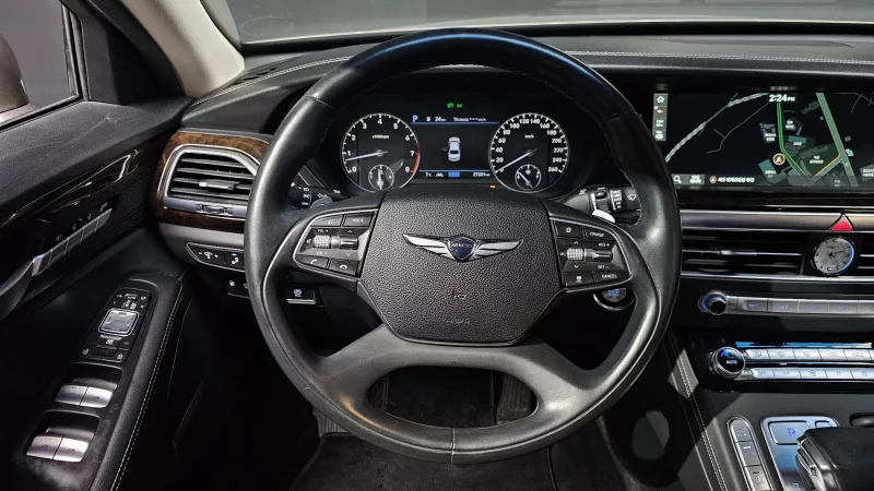 Genesis G90