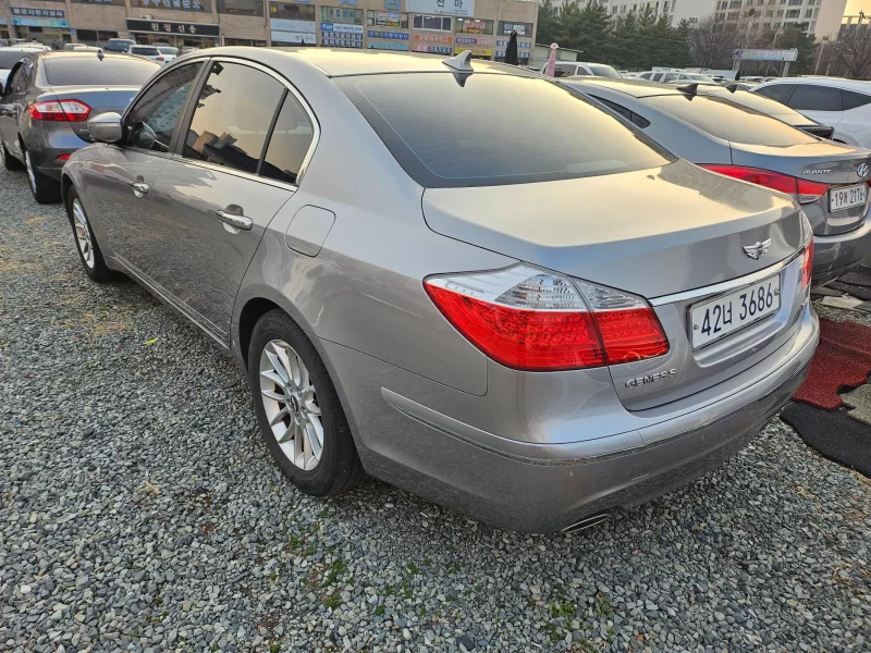 Hyundai Genesis
