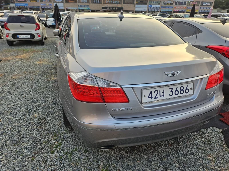 Hyundai Genesis