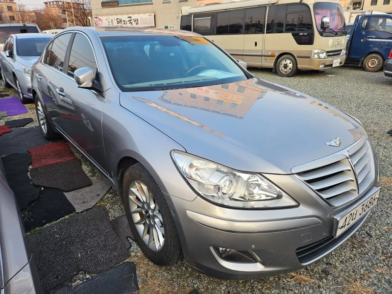 Hyundai Genesis