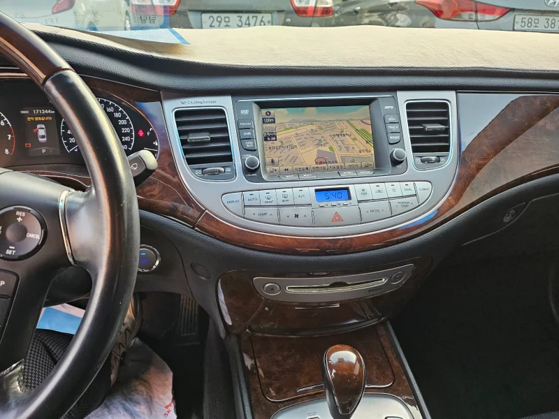 Hyundai Genesis