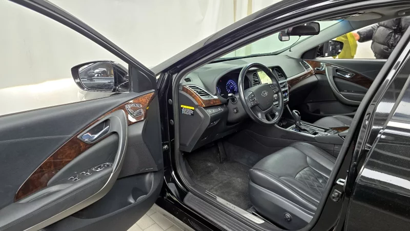 Hyundai Aslan