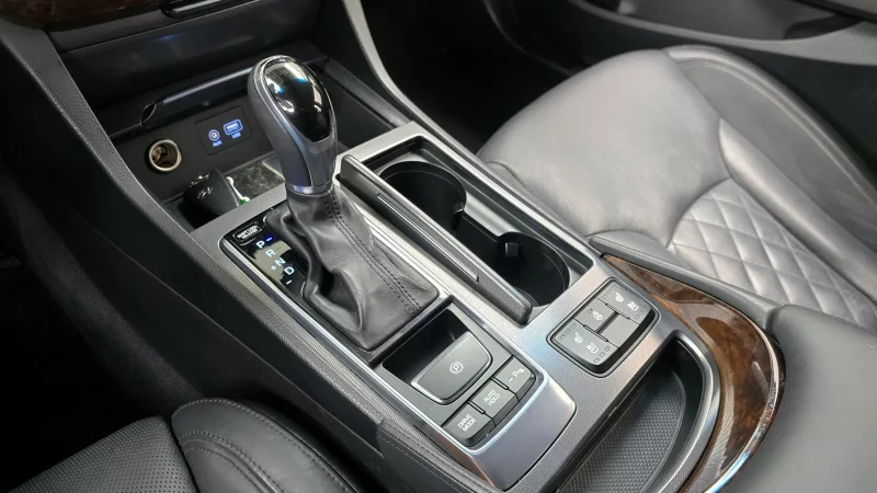 Hyundai Aslan