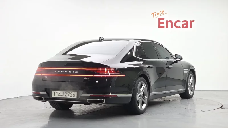 Genesis G90