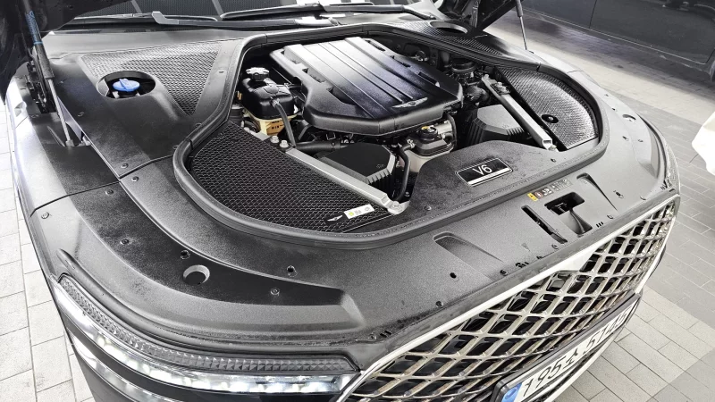 Genesis G90