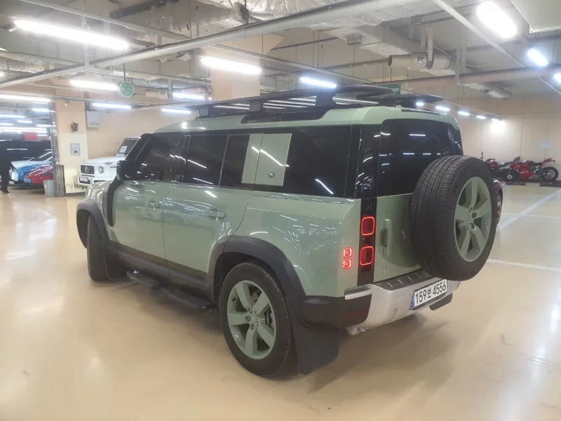 Land Rover DEFENDER