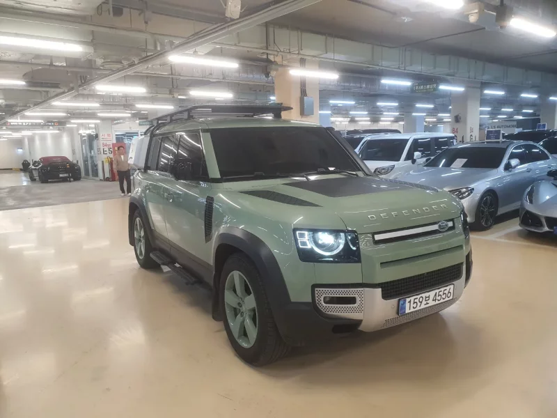 Land Rover DEFENDER