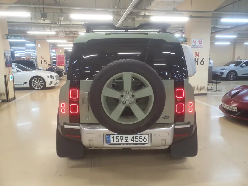 Land Rover DEFENDER