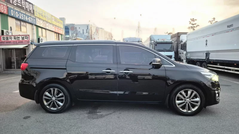 Kia Carnival