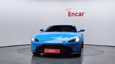 Aston Martin VANTAGE