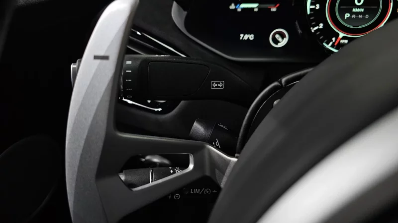 Aston Martin VANTAGE