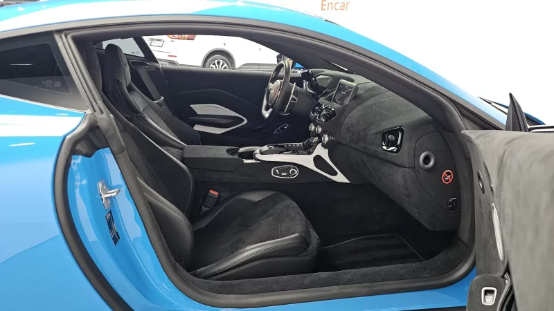 Aston Martin VANTAGE