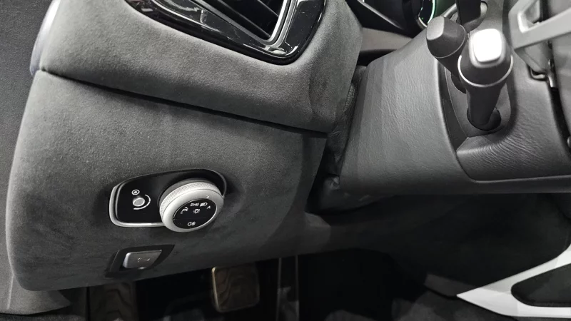 Aston Martin VANTAGE