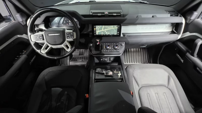 Land Rover DEFENDER