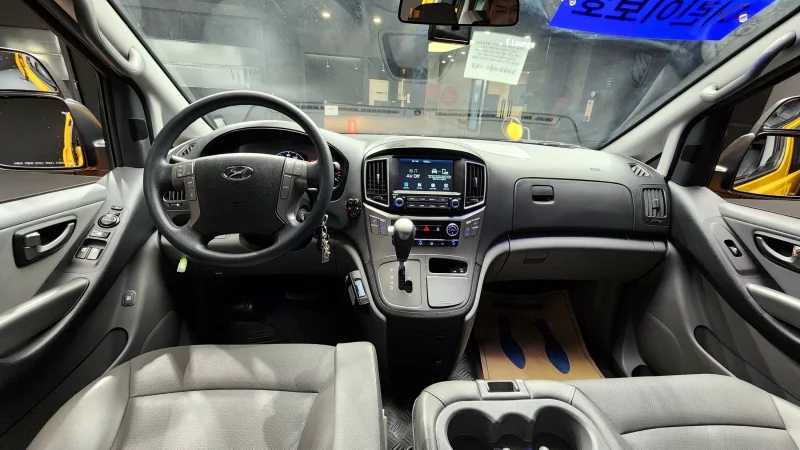 Hyundai Starex