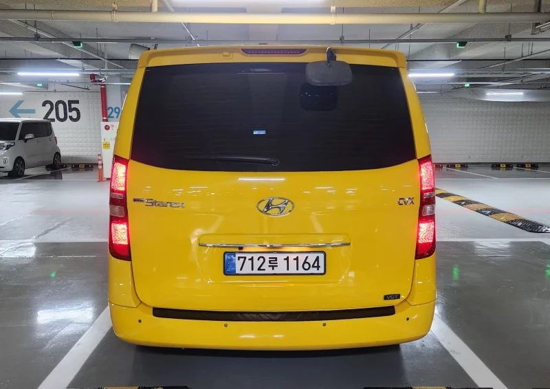 Hyundai Starex