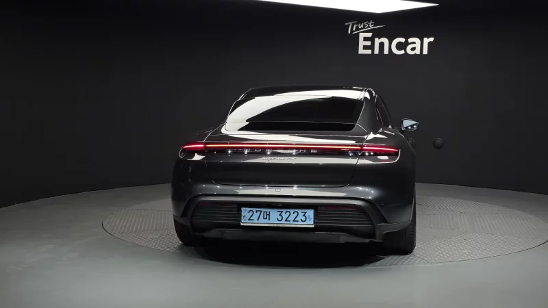 Porsche TAYCAN
