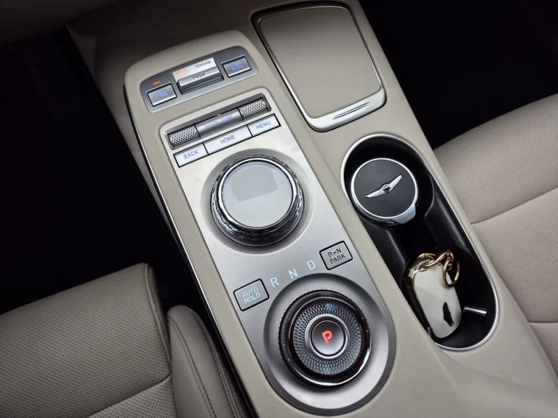 Genesis GV70