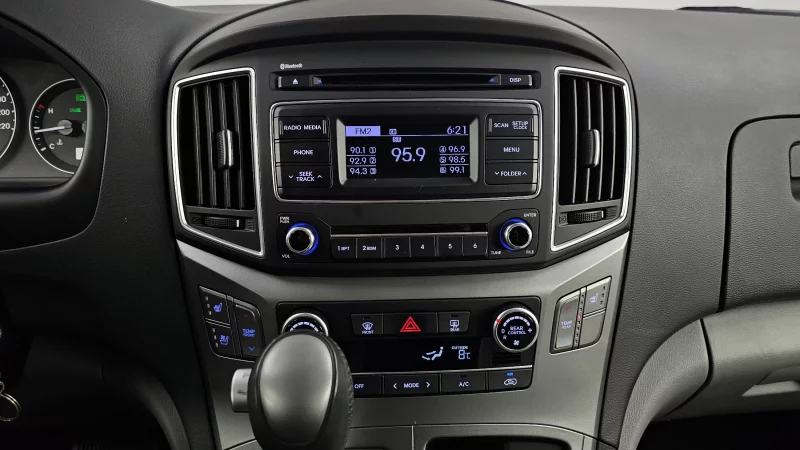 Hyundai Starex