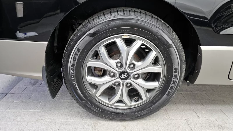 Hyundai Starex