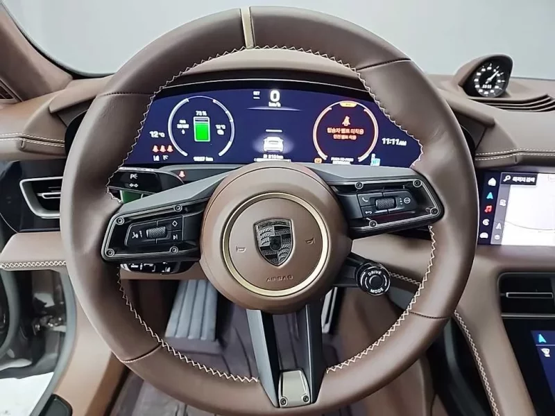 Porsche TAYCAN
