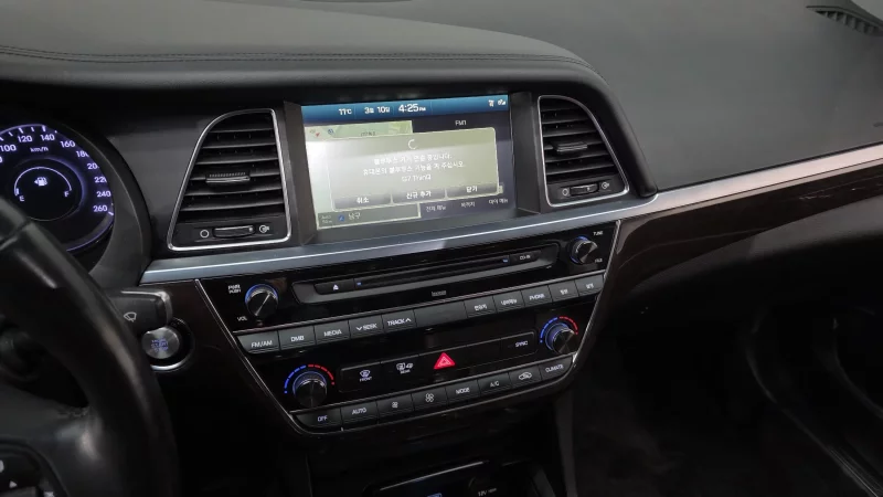 Hyundai Aslan