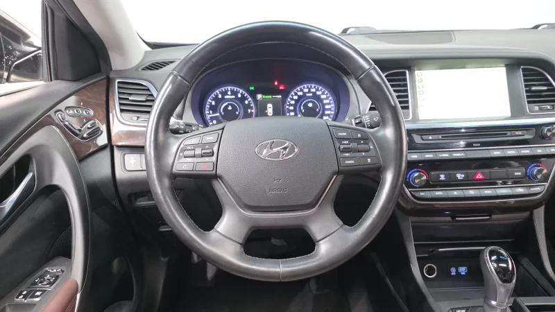 Hyundai Aslan