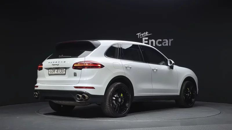 Porsche CAYENNE