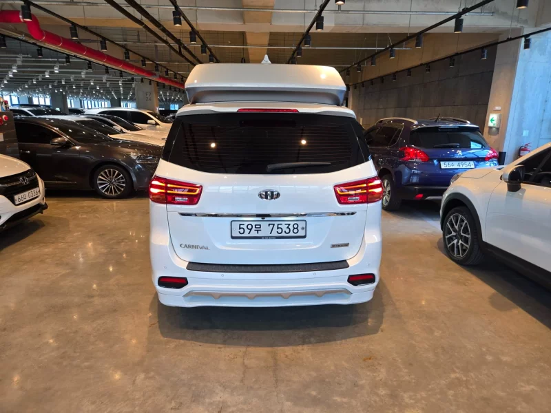 Kia Carnival