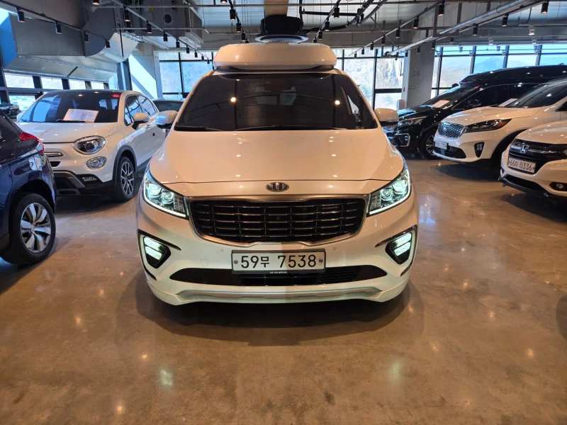 Kia Carnival