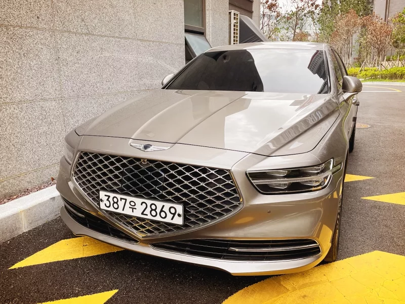 Genesis G90