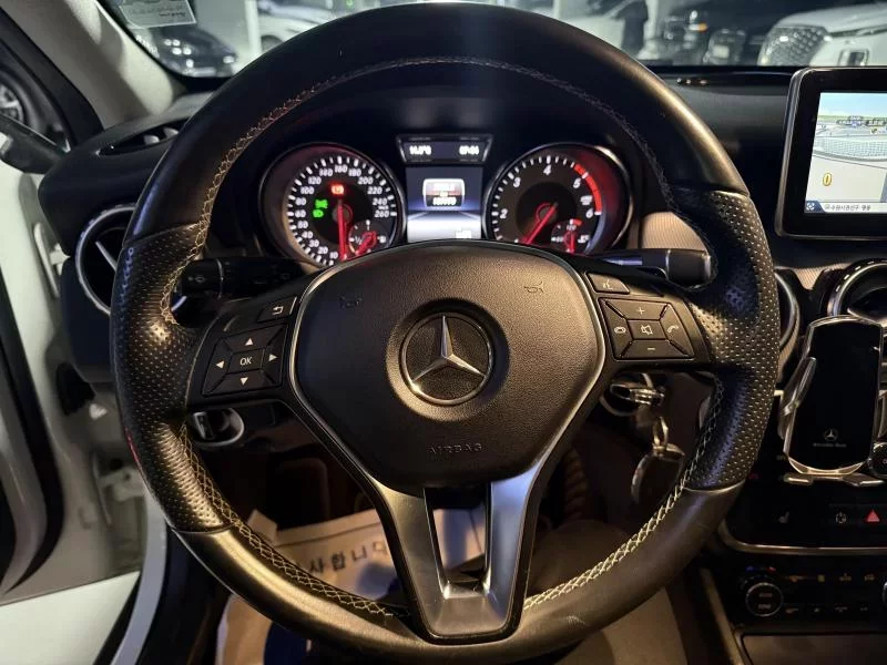 Mercedes-Benz GLA-Class