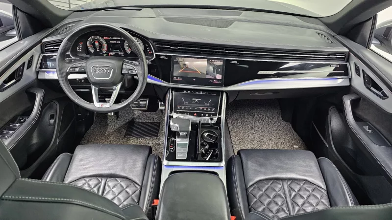 Audi Q8